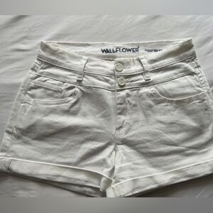Wallflower Women's Crisp White Jean Shorts